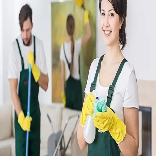 عاملات بالساعه